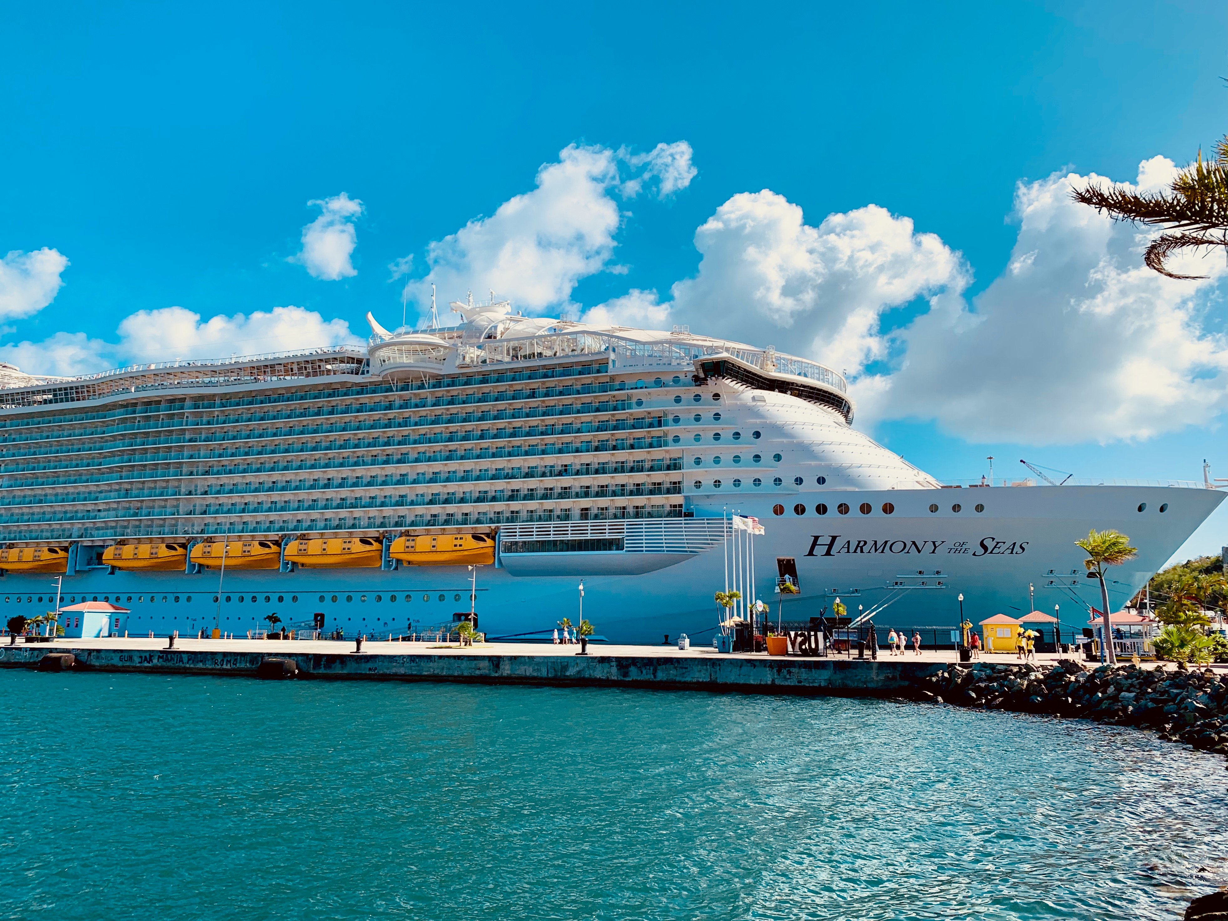 Episode 557 - More short cruises on big ships has become controversial