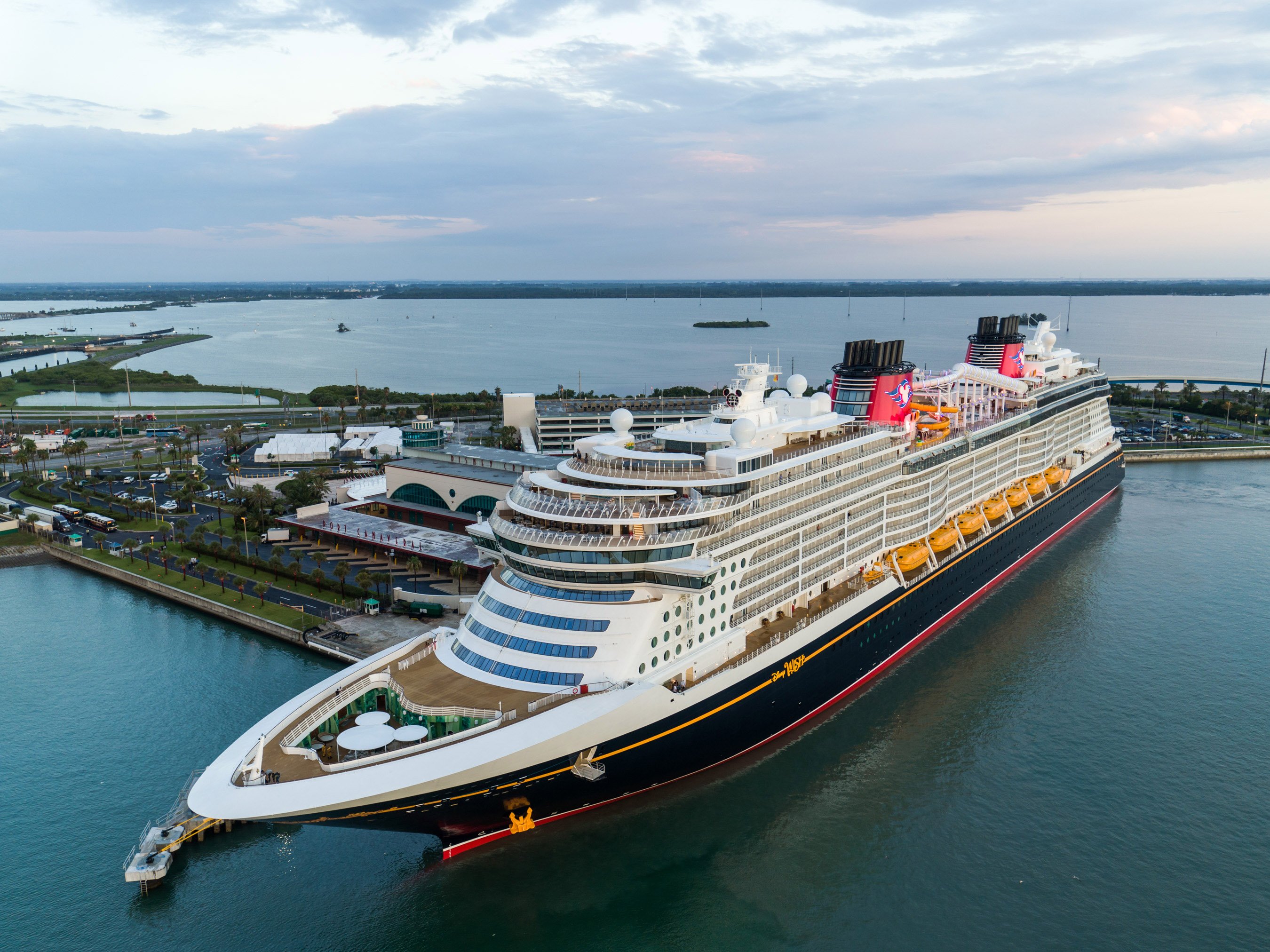 cover of episode Disney Wish vs Mariner of the Seas (Episode 465)
