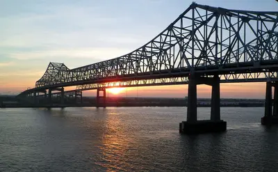 New Orleans bridge