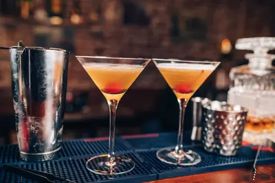 martini-cocktail-bar-alcoholic-alcohol