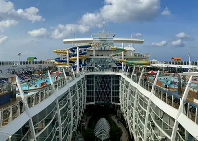 Harmony of the Seas pool deck and Central Park