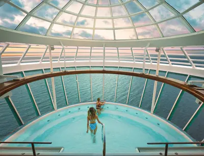 Cantilevered hot tub on Freedom of the Seas