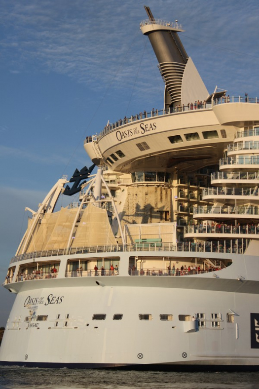 Photos from Royal Caribbean's Oasis of the Seas inaugural sailaway from