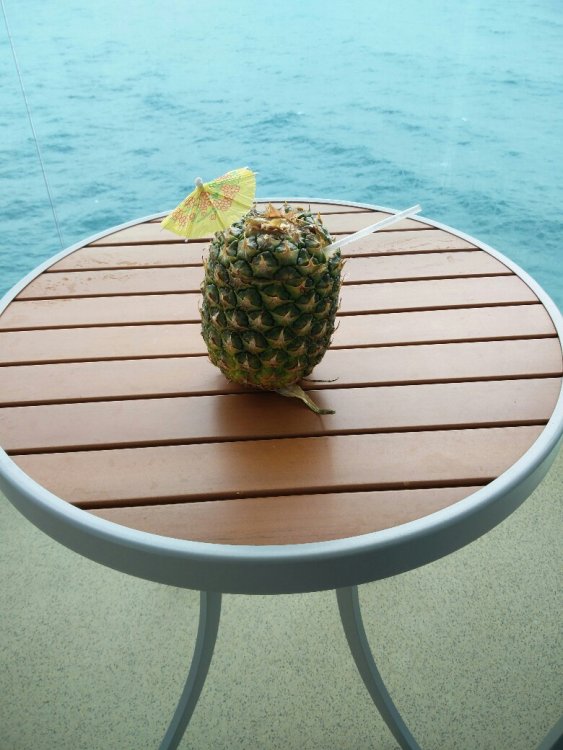 Pineapple.thumb.jpg.d87f65ca89f012d51f46362e4bc58924.jpg