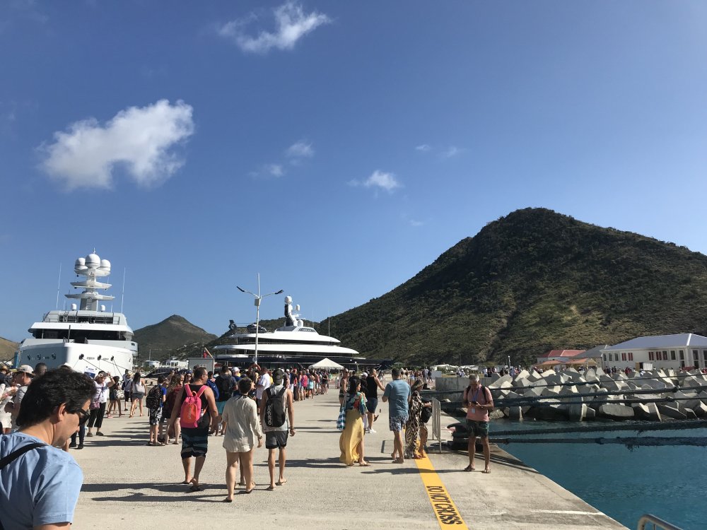 Day_4-St_Maarten_Helicopter_Yacht.thumb.jpg.5a1a91bb2b9242746a40724db68770fc.jpg