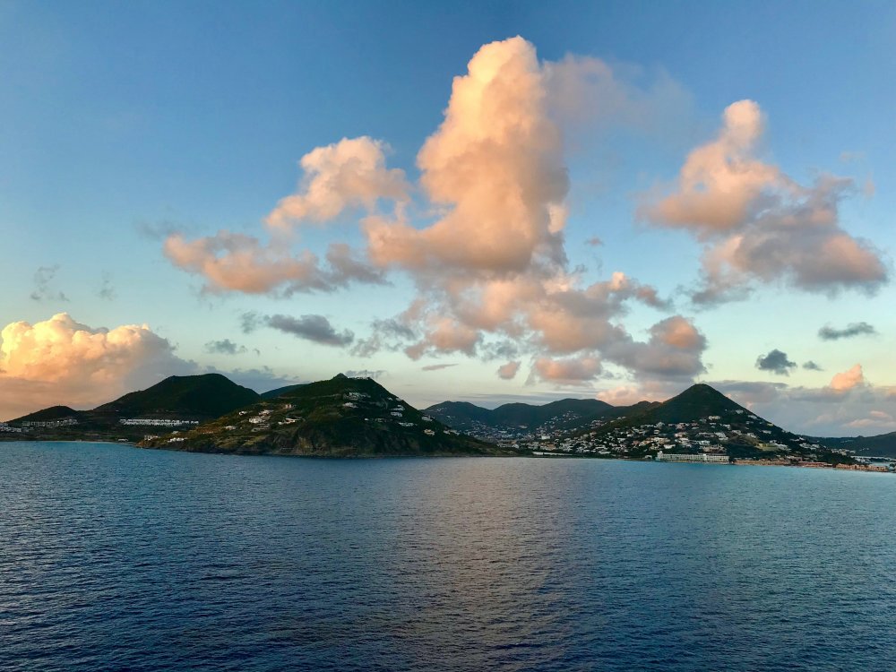 Day_4-St_Maarten_Sailaway_C.thumb.jpg.d1a603f9d958f1a0319af5e81c015780.jpg