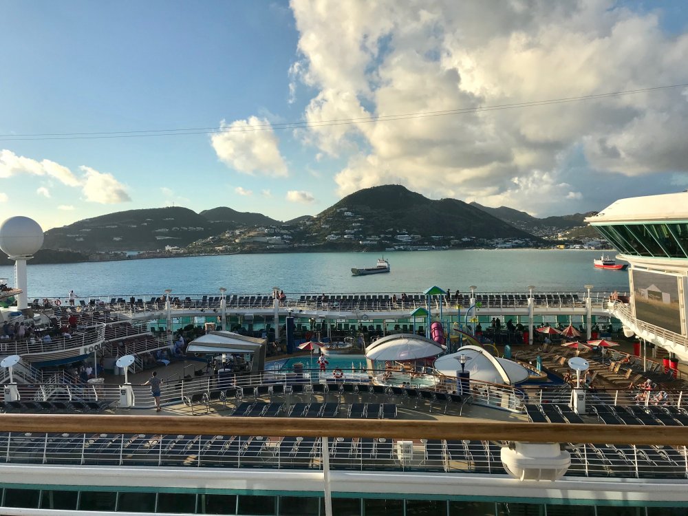 Day_4-St_Maarten_Sailaway_Indy.thumb.jpg.5f01f13bbe17382f1d3745779e15d98e.jpg