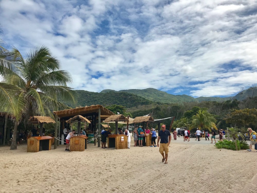 Day_6-Labadee_Jurassic_Park.thumb.jpg.7cb70f1c58c1ab368dec2a9d740b0260.jpg