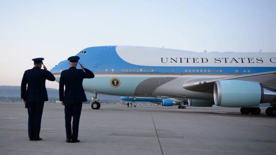 AF1sendoff.jpg.efb042f6ee997d20ecef335563b06e79.jpg