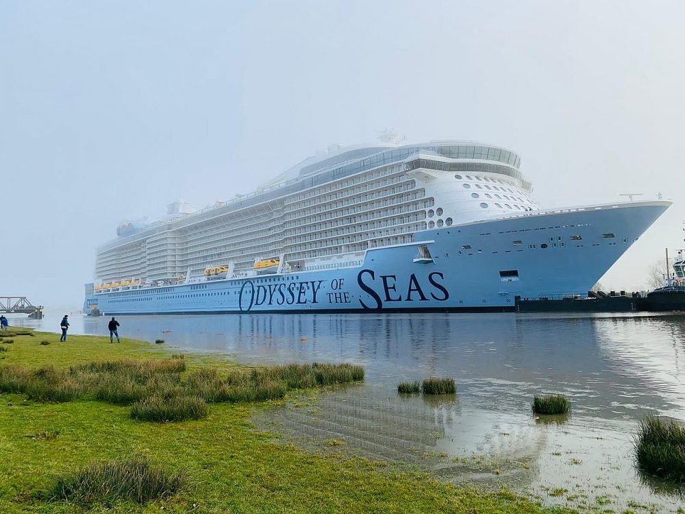 1280px-Odyssey_of_the_Seas[1].jpg