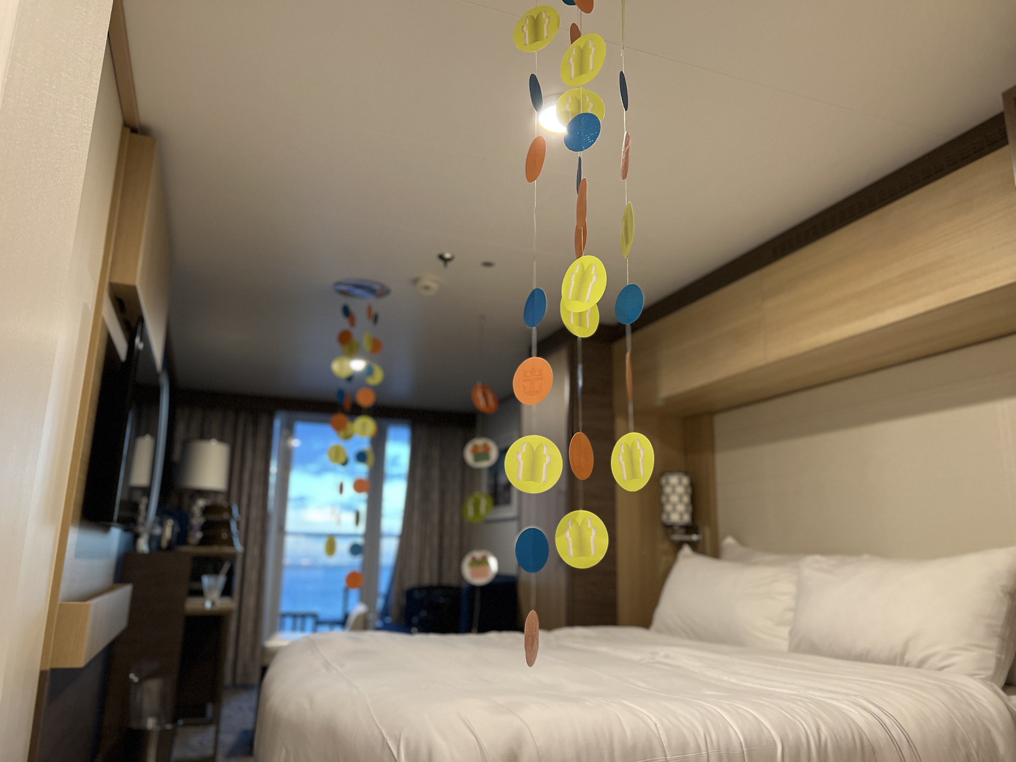 Birthdays on Independence of the Seas - IMG 0485.jpg.D317e19ace050f7844f28DcD41ccbD52