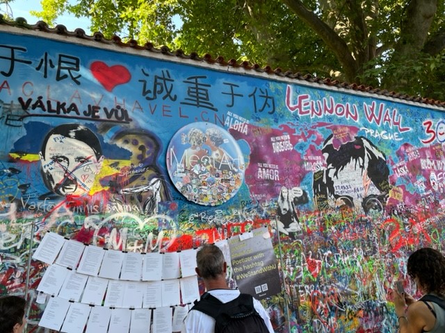 Lennon Wall 2.jpg