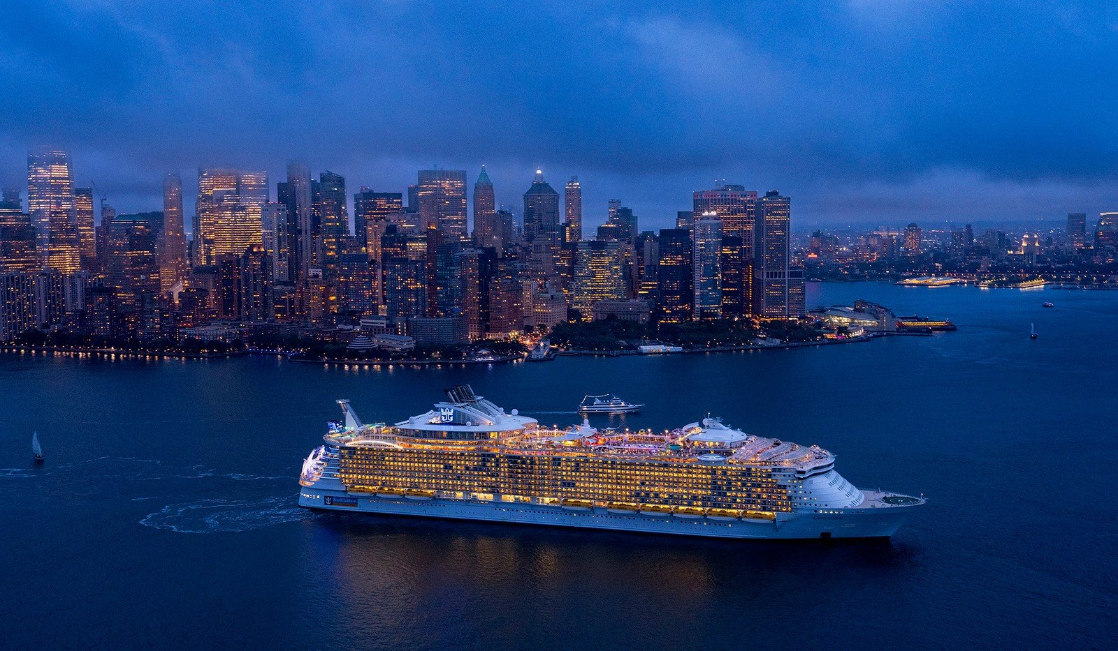 Photos: Oasis of the Seas departs New York Harbor for first time | Royal Caribbean Blog