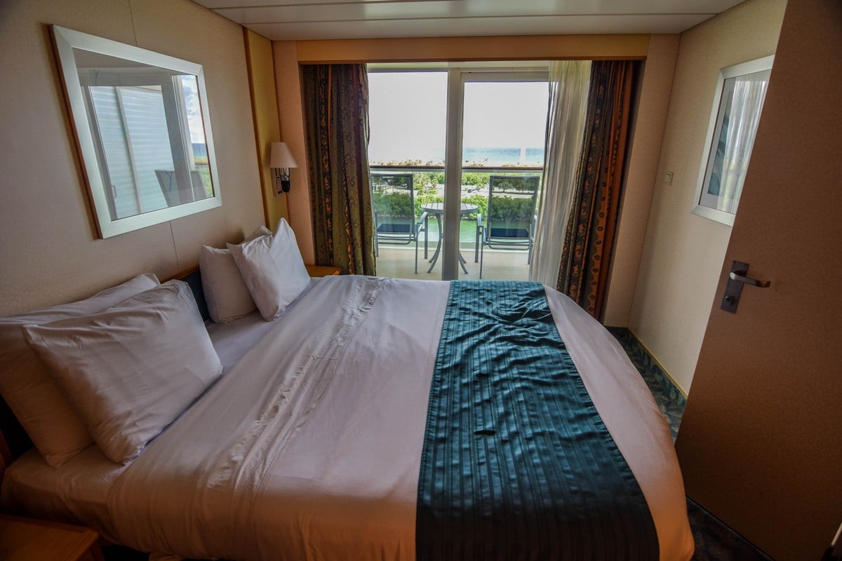 Photo tour of Category 6B Spacious Ocean View Stateroom with Balcony on Independence of the Seas | Royal Caribbean Blog
