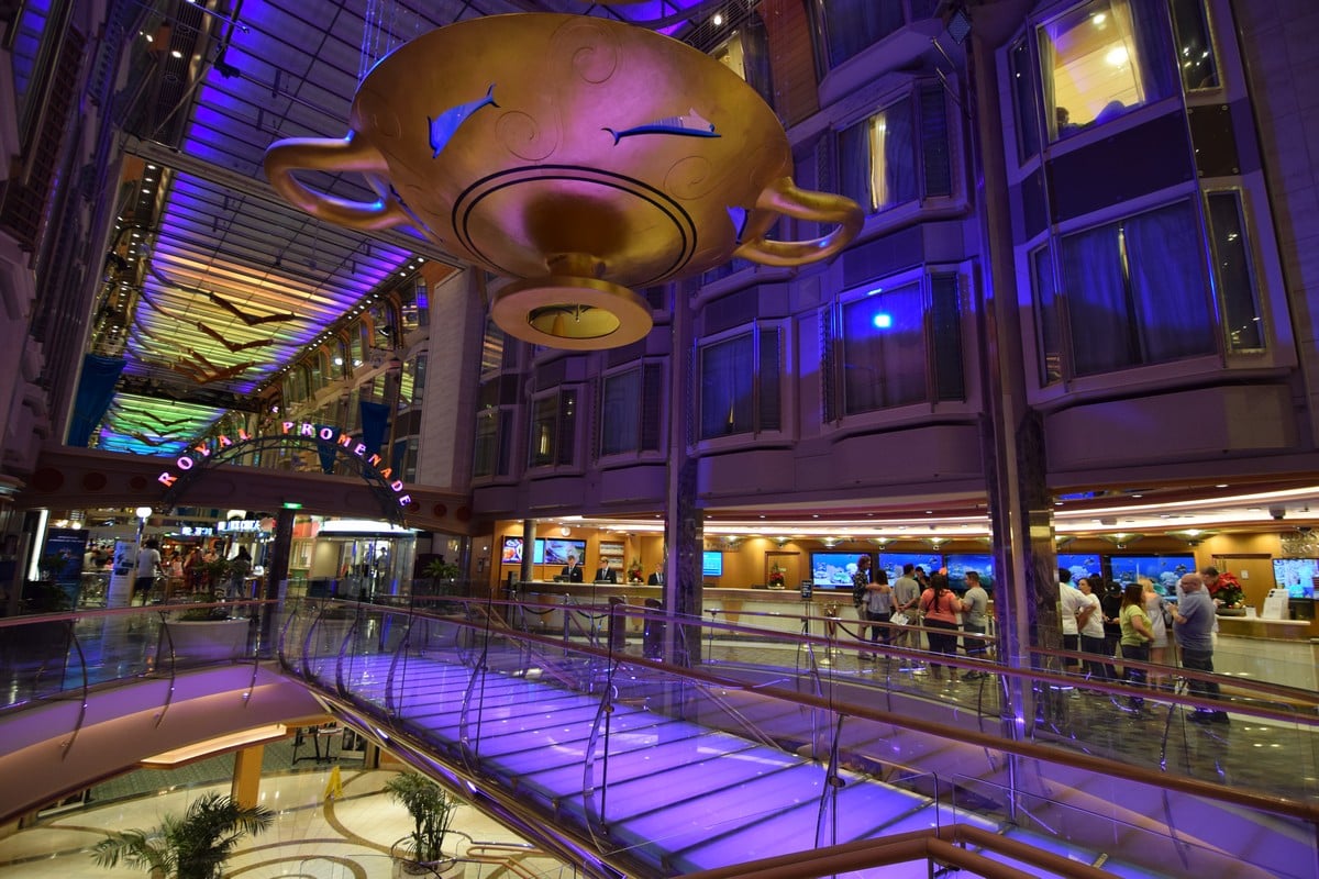 Royal Promenade Mall, Allure of the Seas., Sometimes it's e…