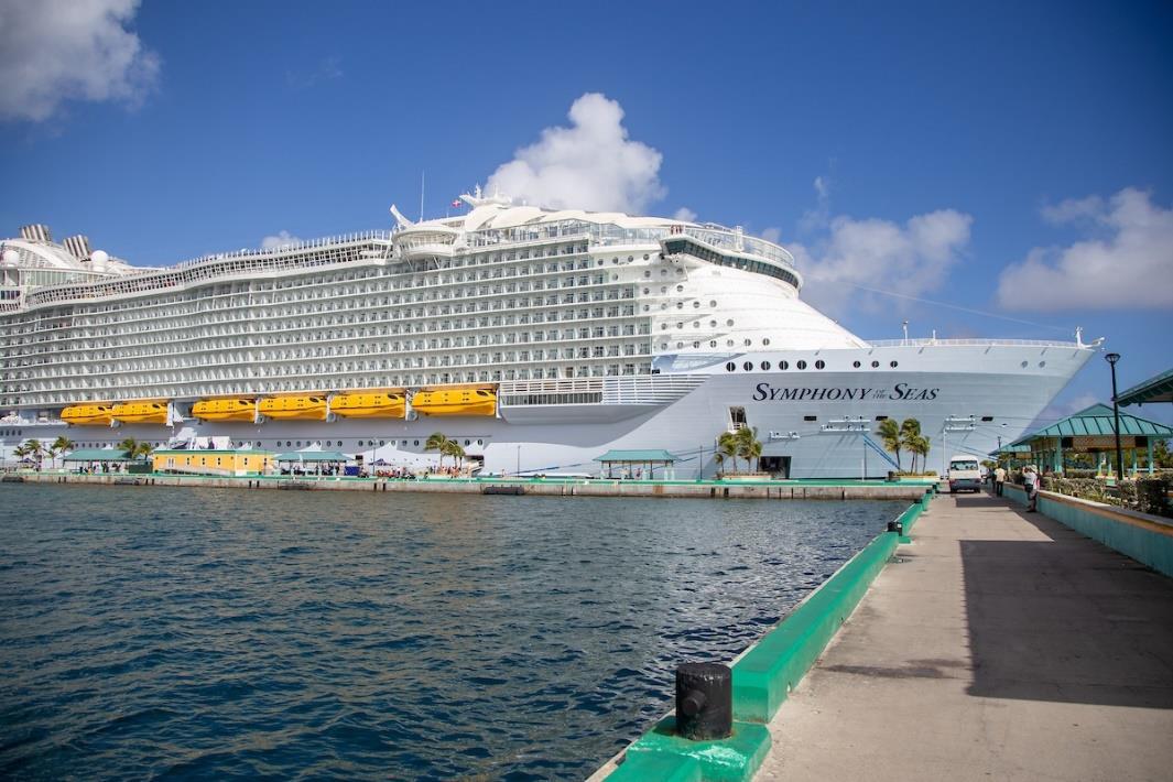 The Bahamas celebrates Symphony of the Seas inaugural call on Nassau