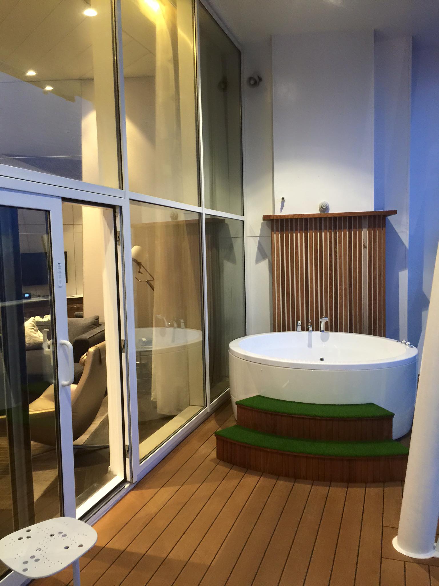 Photo Tour Of Royal Suite On Royal Caribbean S Oasis Of The