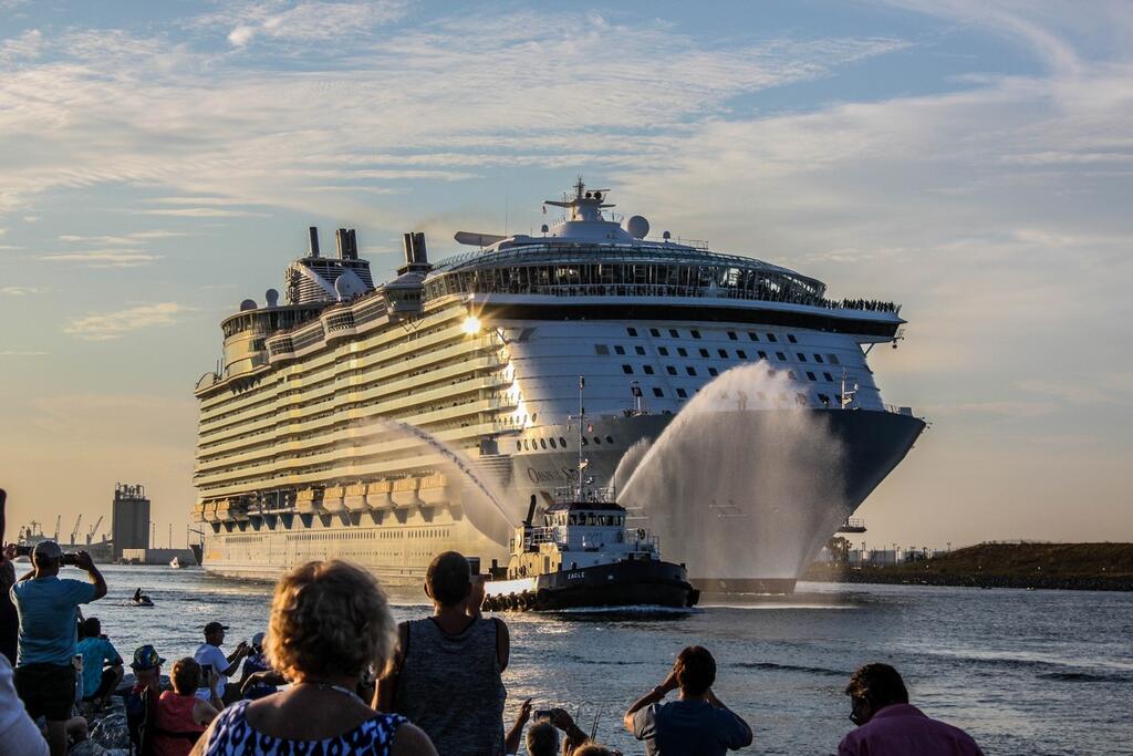 cruise ship flight