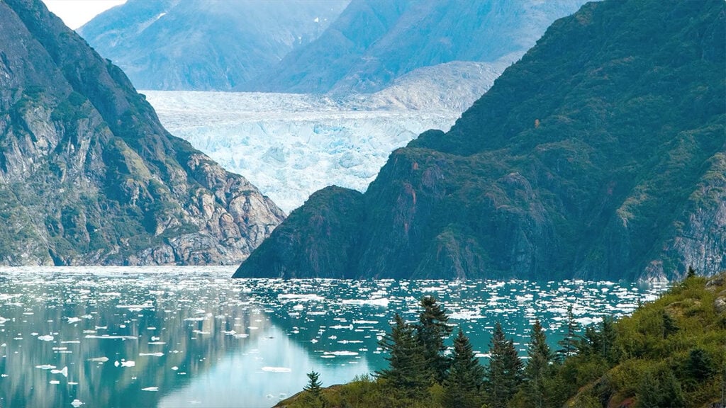 Video: Why Take a Cruise to Alaska | Royal Caribbean Blog