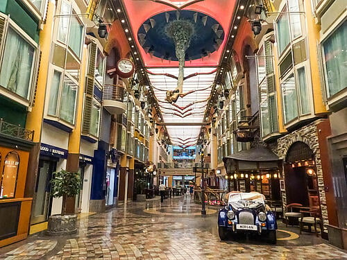 Royal Promenade Mall, Allure of the Seas., Sometimes it's e…