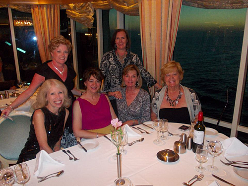 What to wear on a cruise formal night 