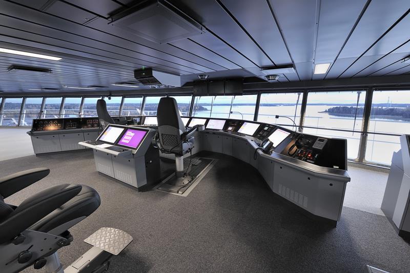 how much does the captain of a cruise ship earn