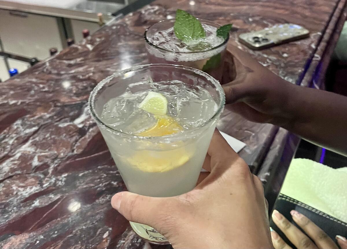 What number of drinks per day can you’ve got with a drink bundle? Cruisers debate quantity
