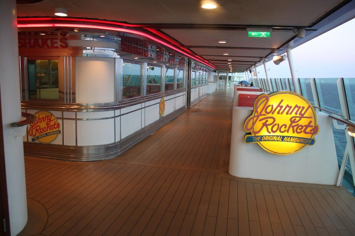 Restaurant Review Johnny Rockets on Navigator of the Seas Royal