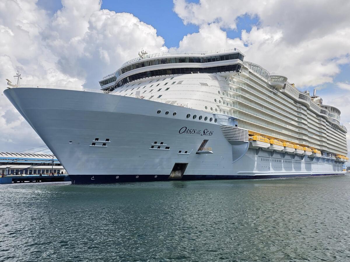 I Sailed on Royal Caribbean’s Oasis of the Seas Cruise Again: My Review