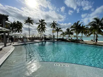 Coco Beach Club infinity pool