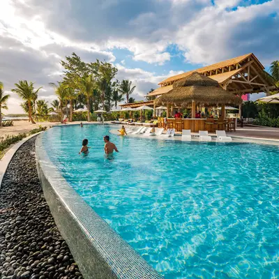 Coco Beach Club infinity pool