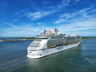 Mariner of the Seas sailing away from Port Canaveral