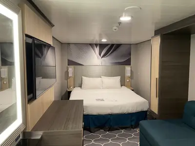 Symphony of the Seas interior cabin