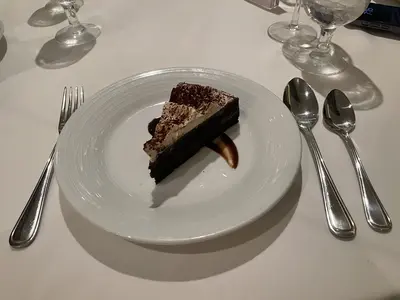 mdr-dining-food-cappuccino-chocolate-cake