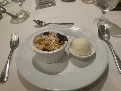 mdr-dining-warm-blueberry-cobbler