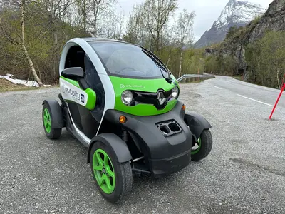 Electric car in Geiranger