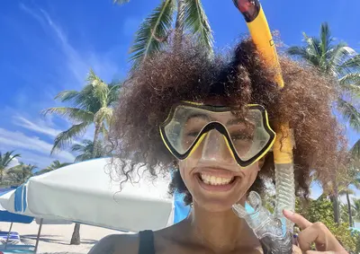 calista-snorkeling-selfie