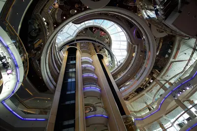 Centrum on Enchantment of the Seas