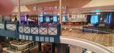 Schooner Bar on Icon of the Seas