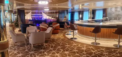 Schooner Bar on Icon of the Seas