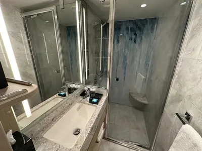 Bathroom in Surfside Family Suite