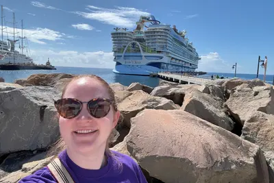 Angie selfie with Icon of the Seas
