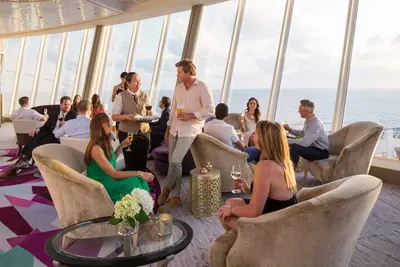 Suite Lounge people