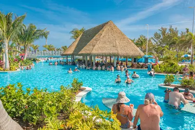 Oasis Lagoon pool