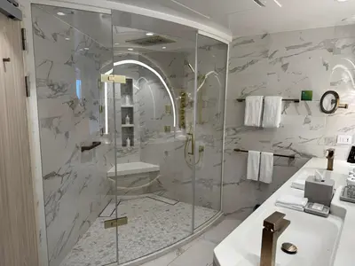 Solarium Suite bathroom