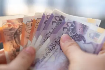 uk pounds bills