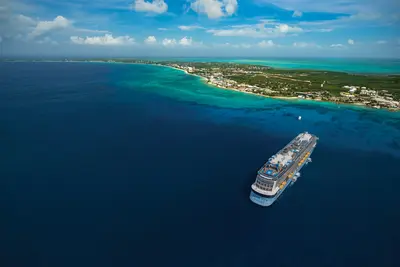 Cruise ship in Grand Cayman