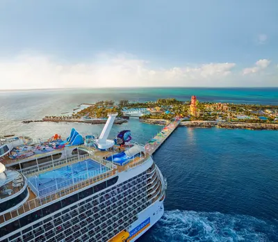 Wonder of the Seas in CocoCay