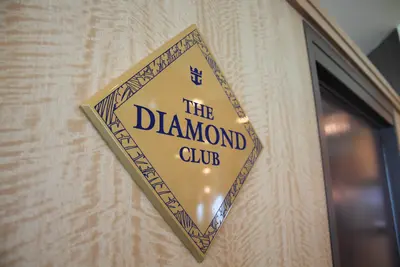 Diamond Club sign
