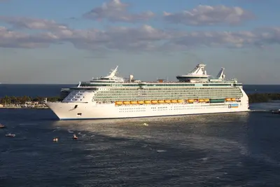 Liberty of the Seas sailing away from Port Everglades